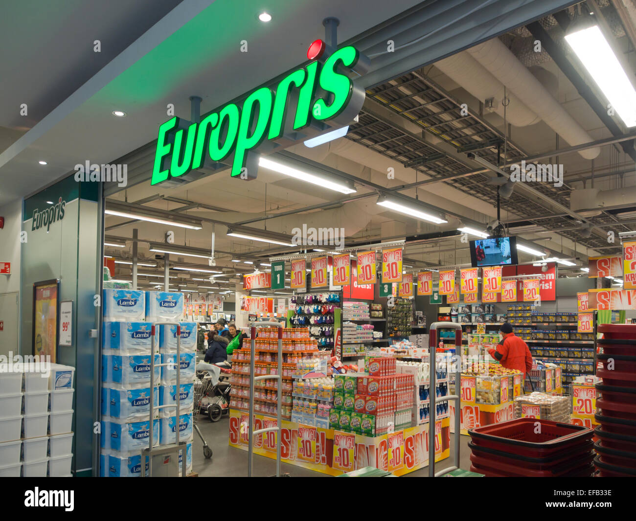 Europris, bajos precios en Noruega con la cadena de tiendas de comestibles  y otras necesidades cotidianas Fotografía de stock - Alamy