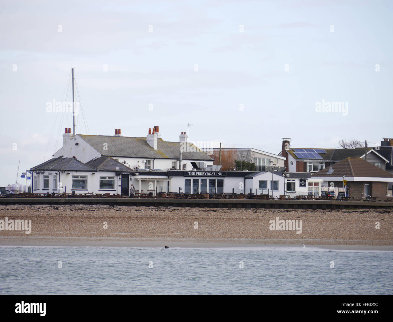 El ferry boat Public House Inn y restaurante en Hayling Island, Hampshire, Inglaterra Foto de stock