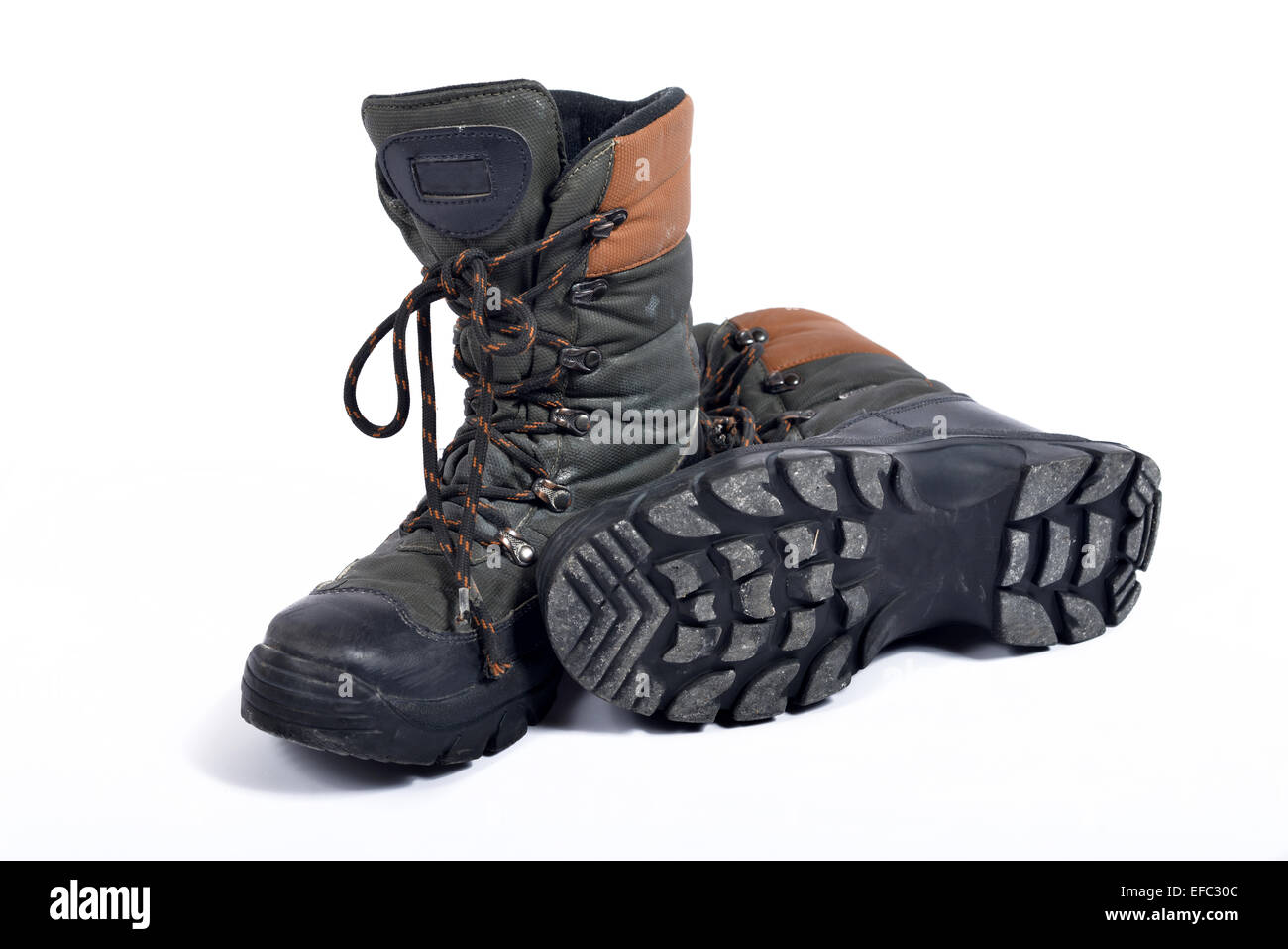 Viejos zapatos para caminar en la nieve Fotografía de stock - Alamy