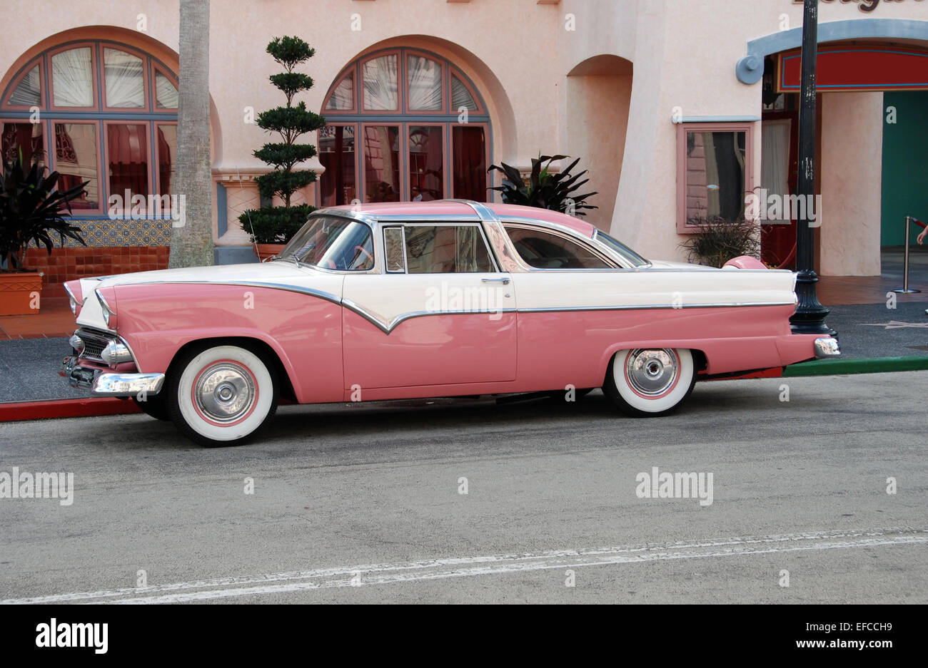 Viejos coches americanos de los años 50 Foto de stock