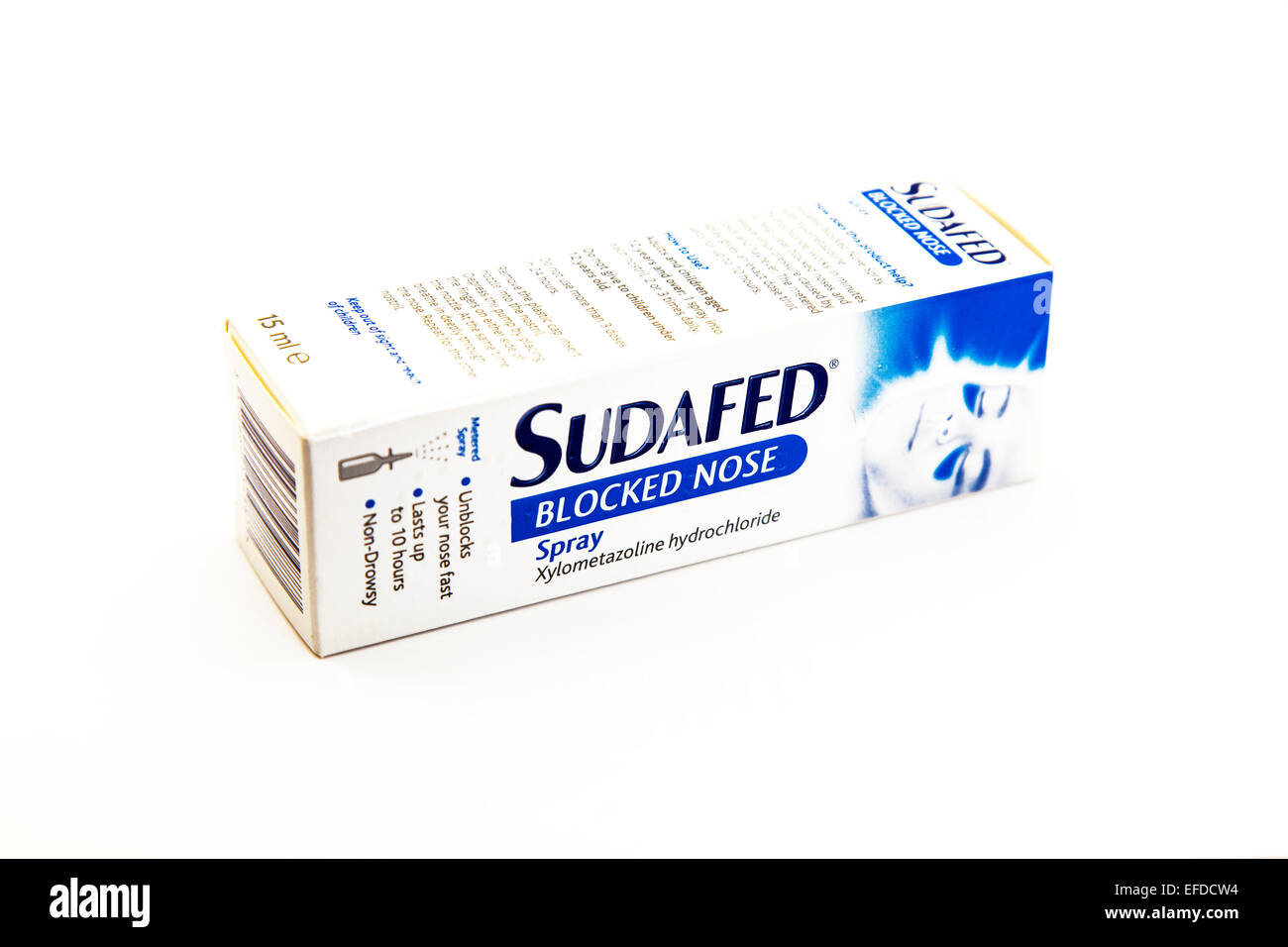 Sudafed Cold Remedy nariz tapada medicina cuadro spray nasal gripe recortar  espacio copia fondo blanco Fotografía de stock - Alamy