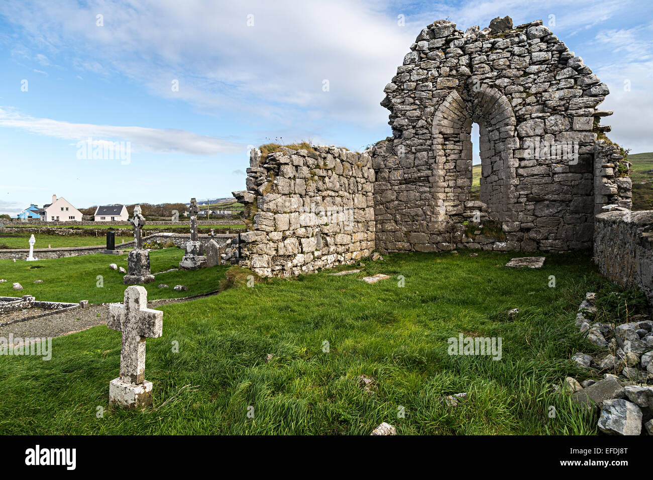 Iglesia en ruinas, Killonaghan Fanore, Clare, República de Irlanda Foto de stock