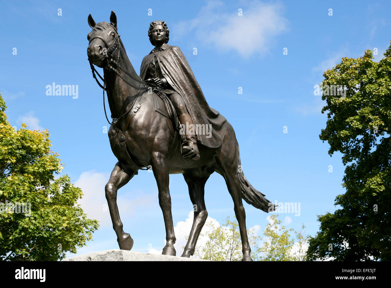 Estatua de la Reina Isabel II Foto de stock