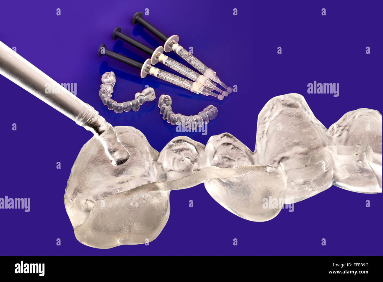 Moldes dentales individuales de yeso para hacer bandejas Fotografía de  stock - Alamy