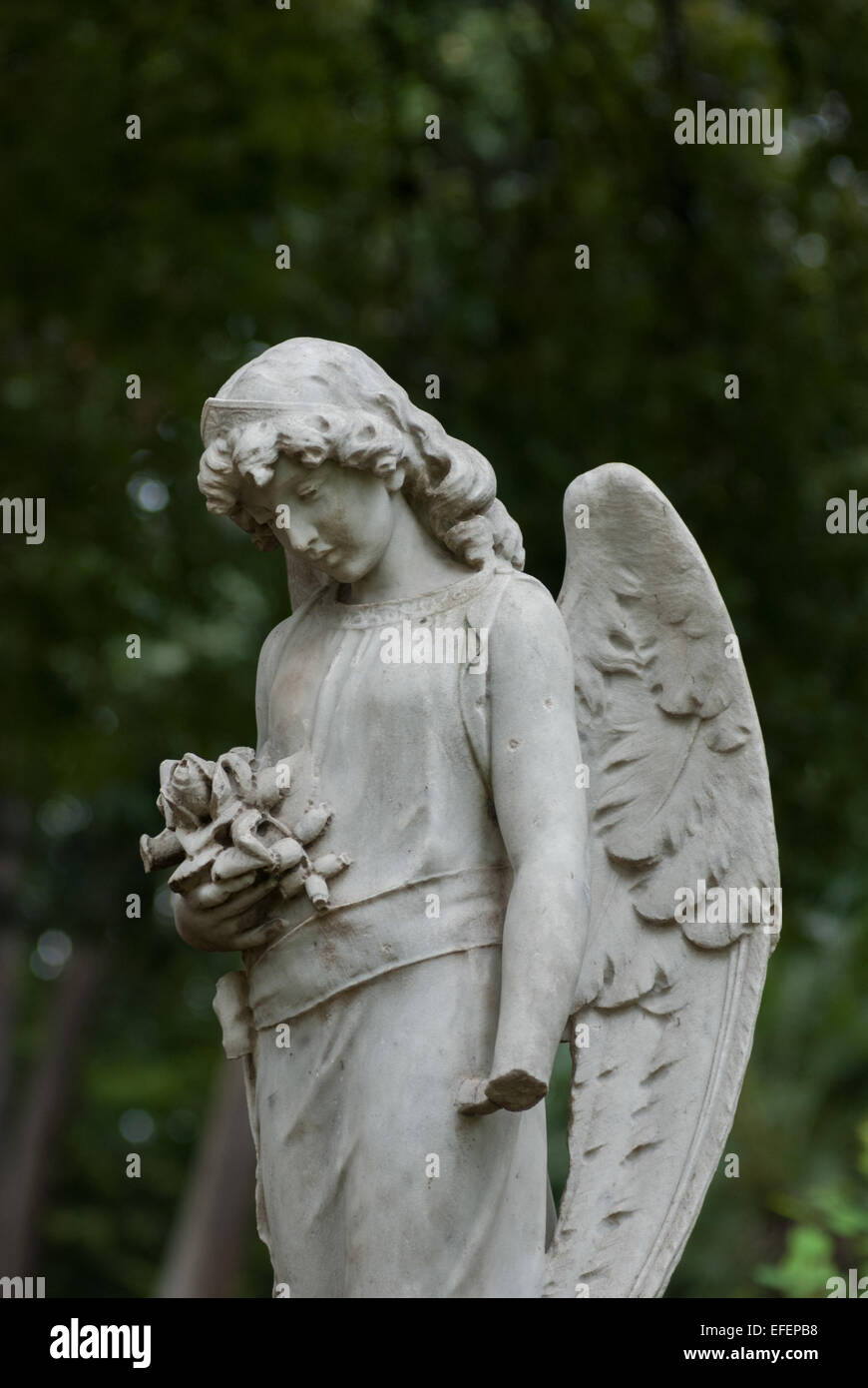 Figura del Ángel de la Grief en el museo Taman Prasati (museo del parque de piedra conmemorativo) en Yakarta, Indonesia. Foto de stock