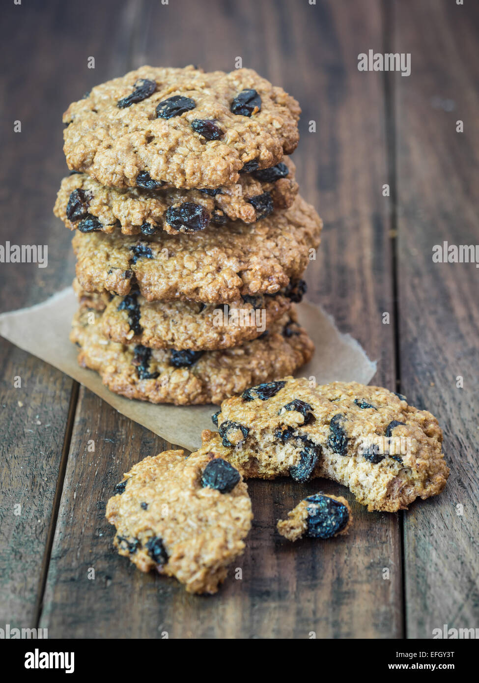 Galletas de harina de avena espelta integrales caseras. Foto de stock