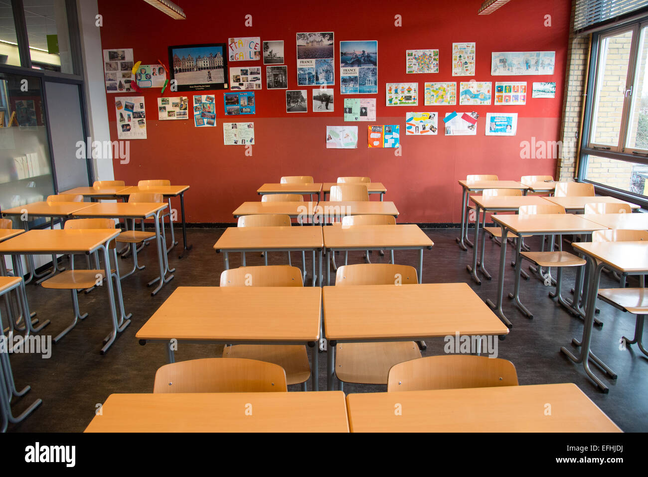 Aula vacía en la escuela en Holanda Foto de stock
