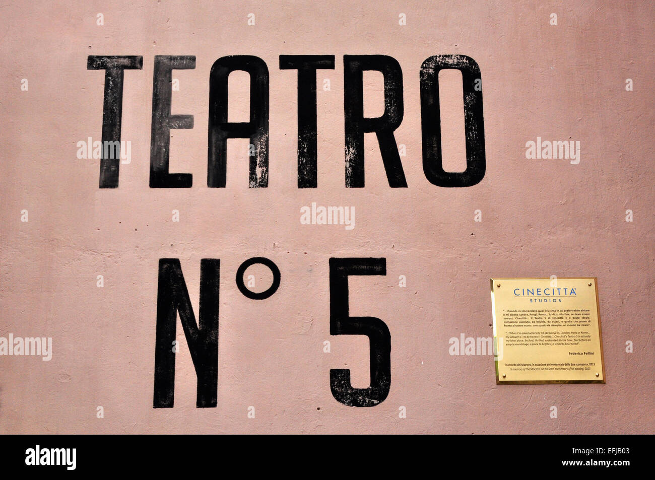 Roma, Italia - 31 de mayo de 2014: el pabellón número 5, en el que realiza películas Federico Fellini, en el estudio Cinecitta Foto de stock