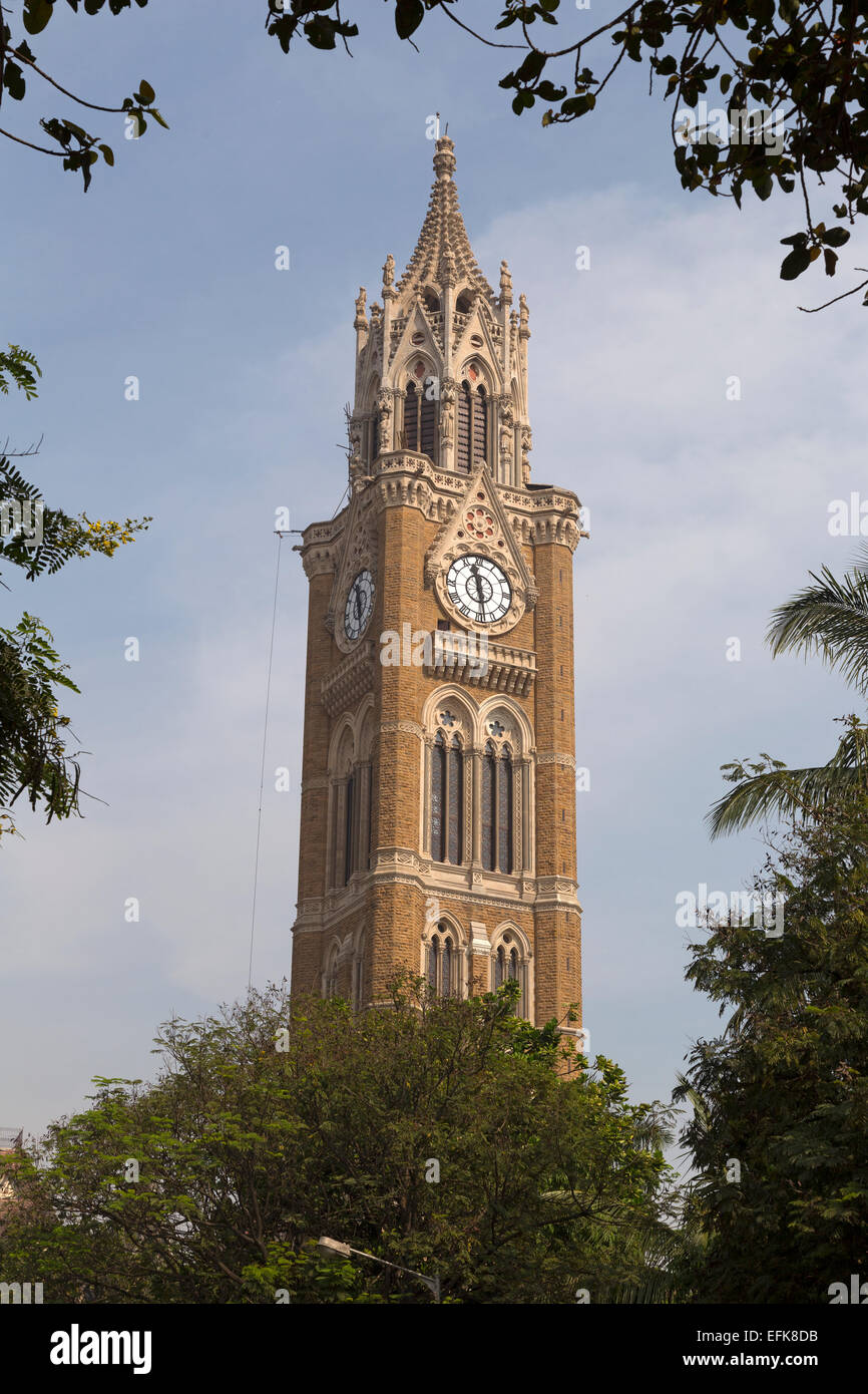 La India, Maharashtra, Mumbai, Colaba distrito Rajabi, torre del reloj Foto de stock
