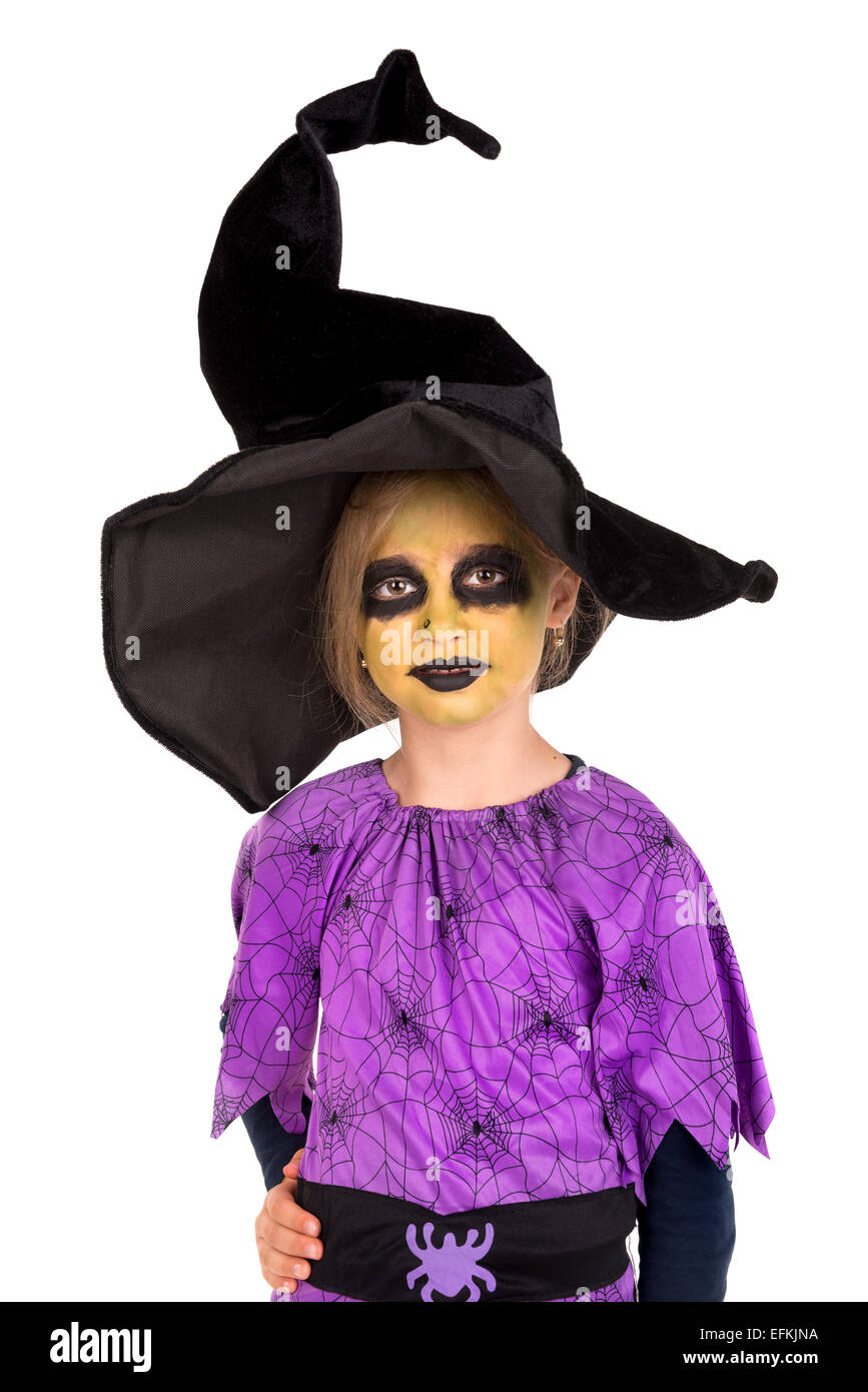Chica con la pintura facial y la Bruja de Halloween Costume aislados en  blanco Fotografía de stock - Alamy