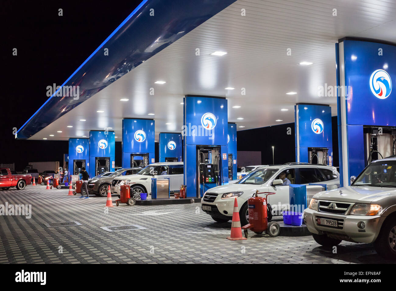 ENOC gasolinera en la ciudad de Dubai. Foto de stock