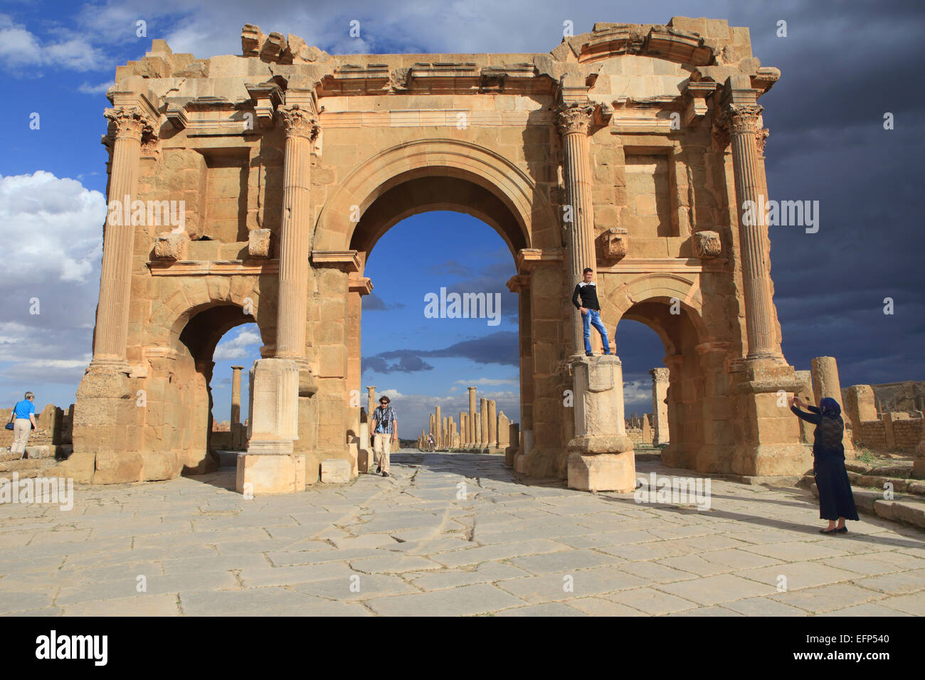 El Arco de Trajano, Timgad, Batna Provincia, Argelia Foto de stock