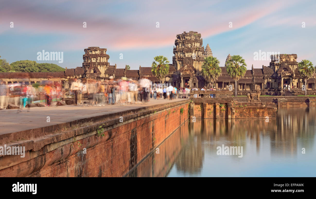 Puerta de entrada del templo de Angkor Wat, Camboya Foto de stock