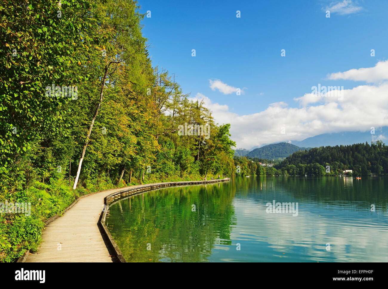 Lago Bled (Blejsko jezero), Bled, Alpes Julianos, Eslovenia, Europa Foto de stock