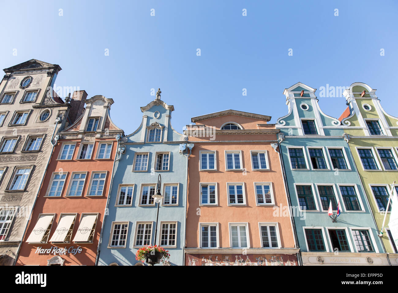 Hilera de casas históricas multicolores, Gdansk, Polonia Foto de stock