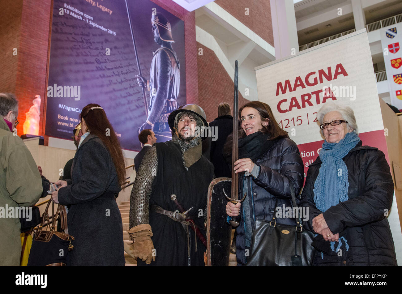 Biblioteca Británica Carta Magna de la unificación. Celebrando el 800º  aniversario de la Carta Magna marcada por la presentación de los 4  documentos originales juntos por primera vez. Las copias son de