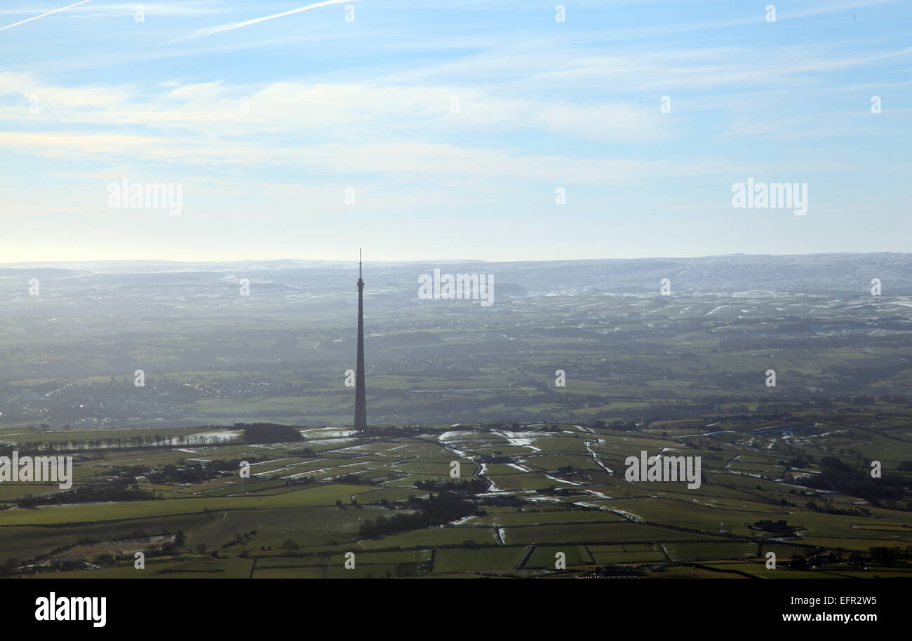 Vista aérea del páramo Emley mástil de TV transmisor, Yorkshire, Reino Unido Foto de stock