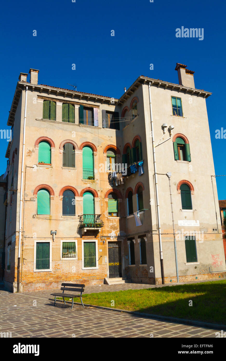 Bloque residencial de apartamentos, la isla de Murano, Venecia, Italia Foto de stock