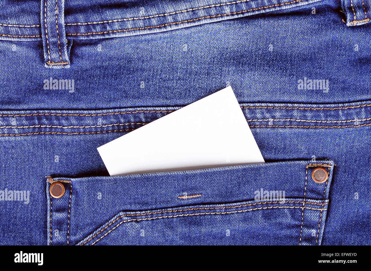 Adhesivo en el bolsillo posterior blue jeans, detalle Foto de stock