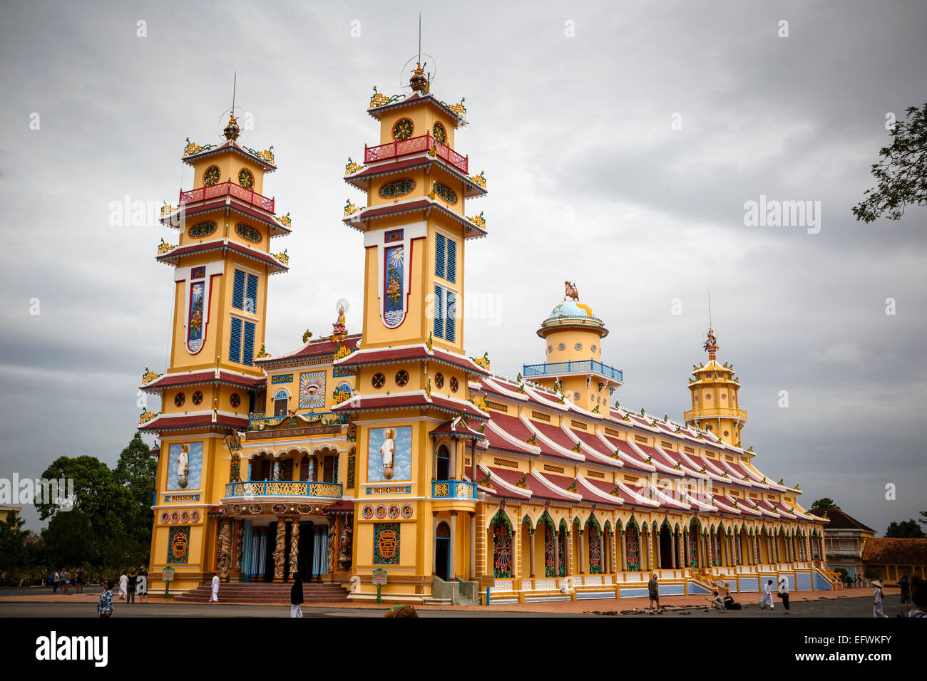 Templo Cao Dai, Tay Ninh, Vietnam. Foto de stock