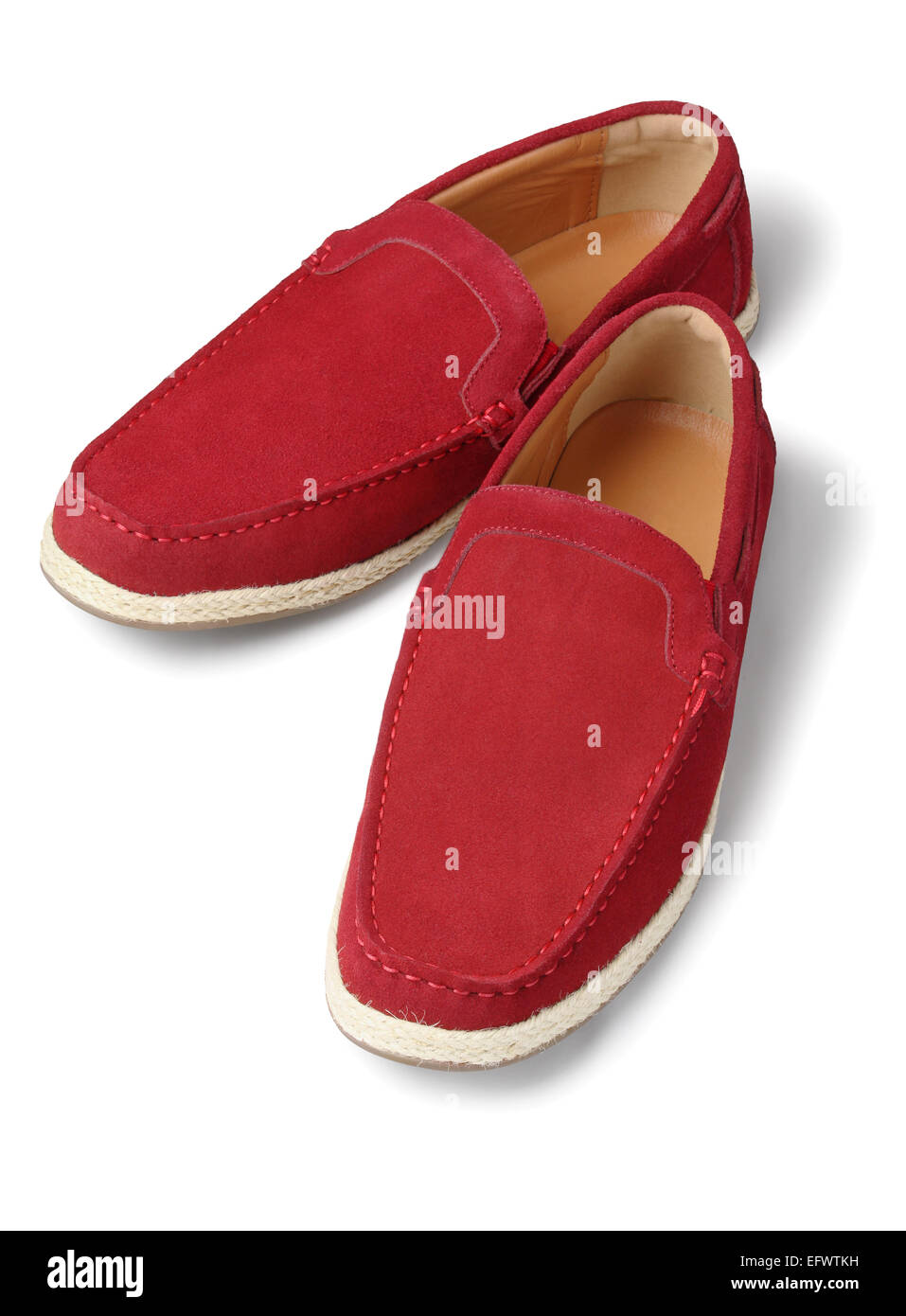 Los zapatos de cuero Casual rojo sobre fondo blanco. Foto de stock