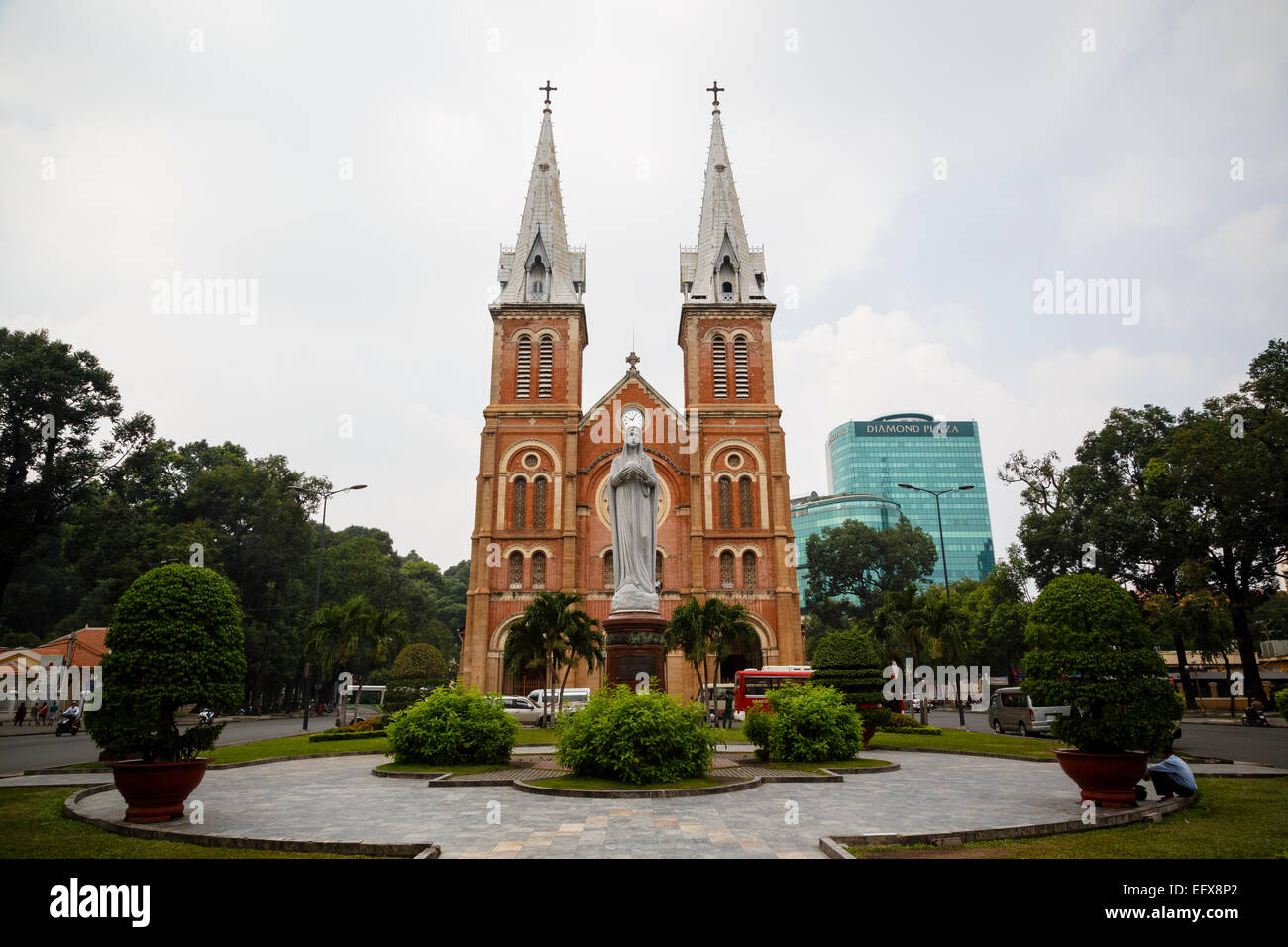 La catedral de Notre Dame, en la ciudad de Ho Chi Minh (Saigón), Vietnam. Foto de stock