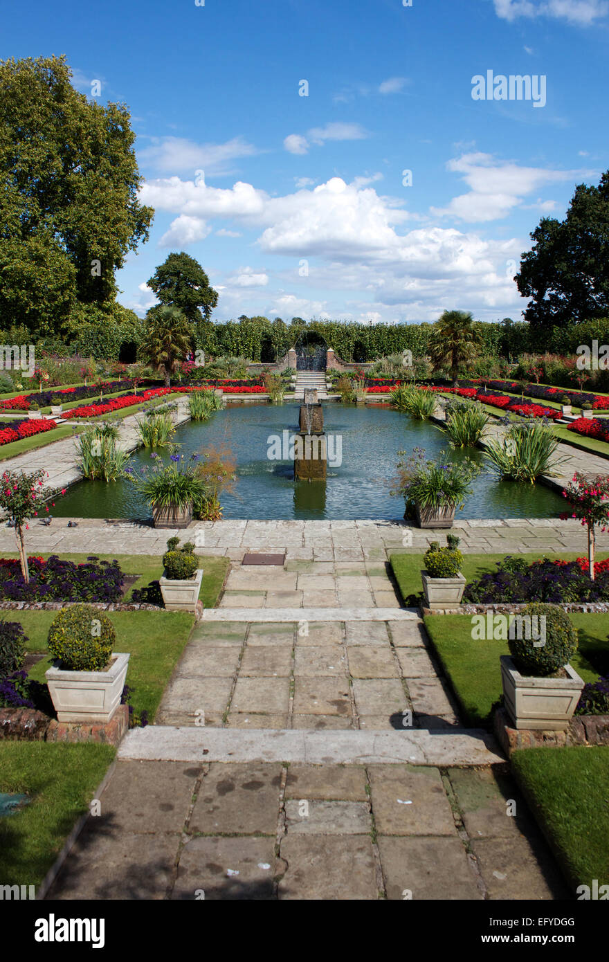 El Sunken Garden, el Palacio de Kensington, Londres Foto de stock
