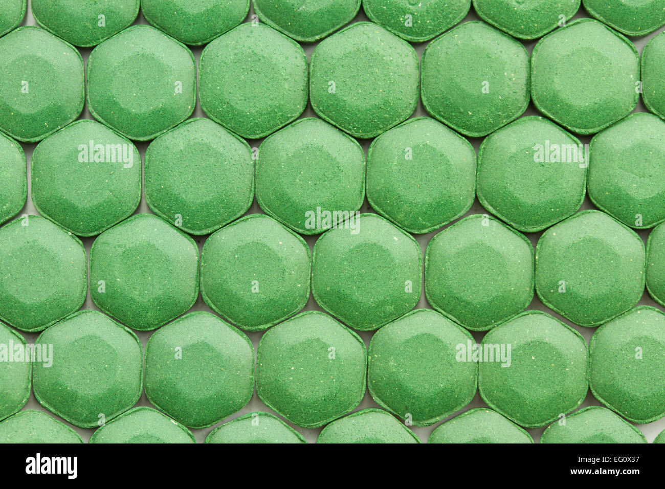 La Spirulina tabletas. Puede utilizarse como fondo. Foto de stock