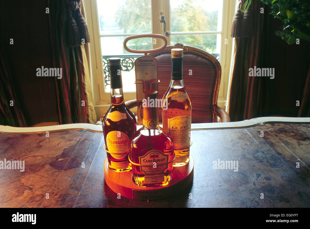 Botella de coñac hennessy fotografías e imágenes de alta resolución - Alamy