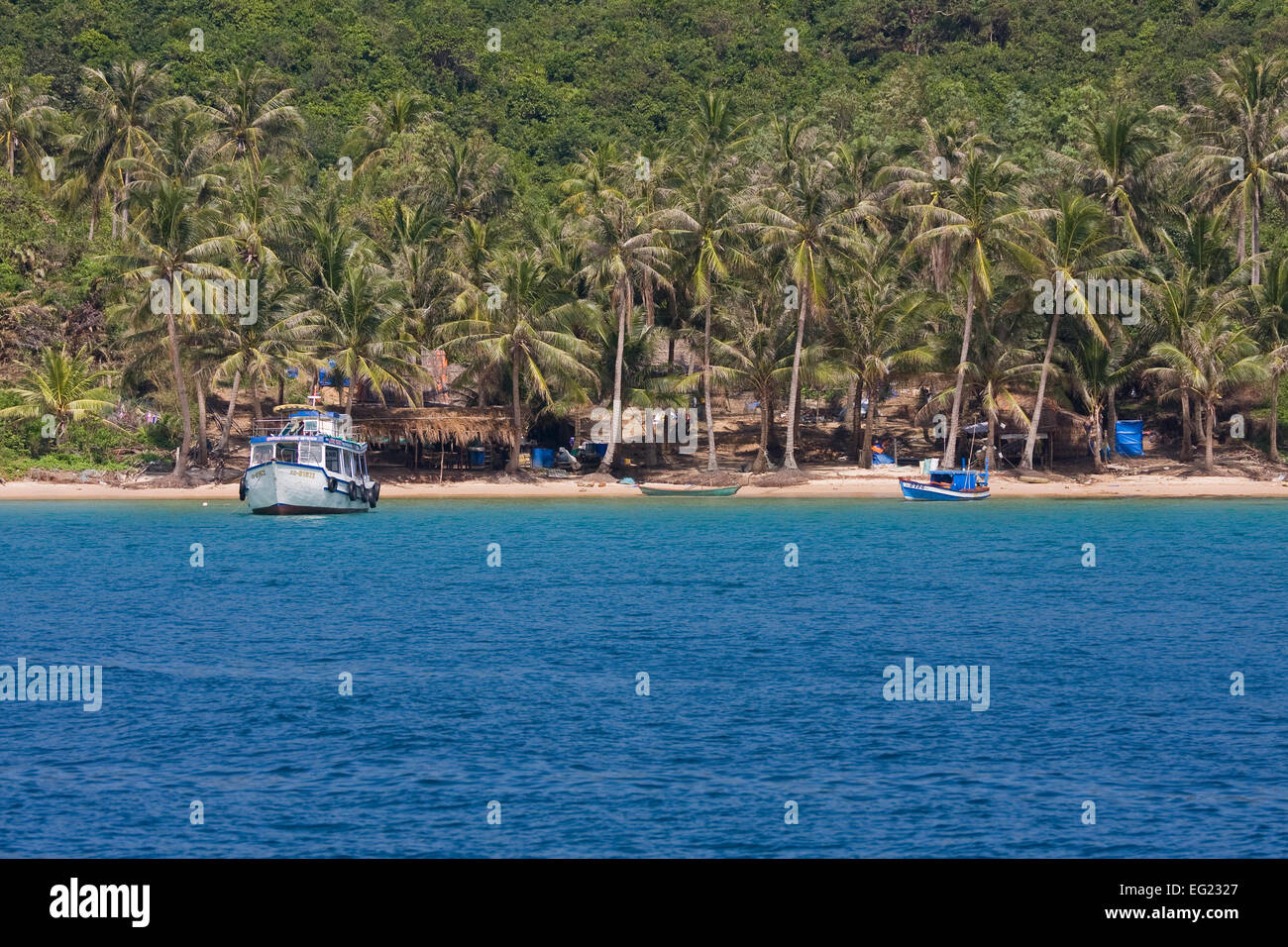 Barco de excursión fuera de la isla de Phu Quoc, Vietnam, Asia Foto de stock