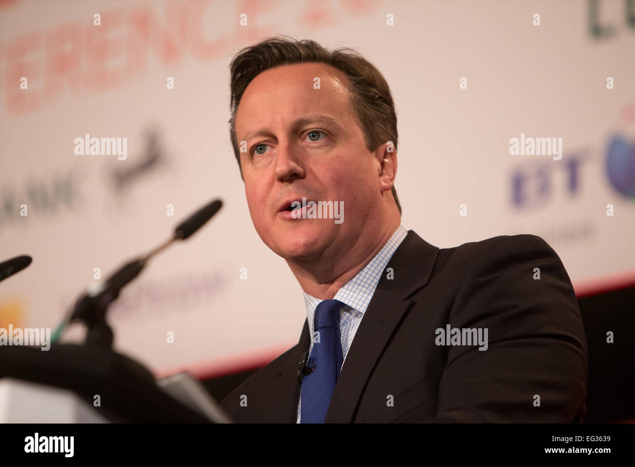 David Cameron aborda la conferencia de Cámaras de Comercio Británicas en Londres Foto de stock