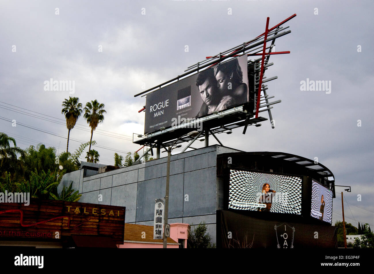 Diseño de vallas publicitarias llamativas en Sunset Strip en Los Angeles Foto de stock