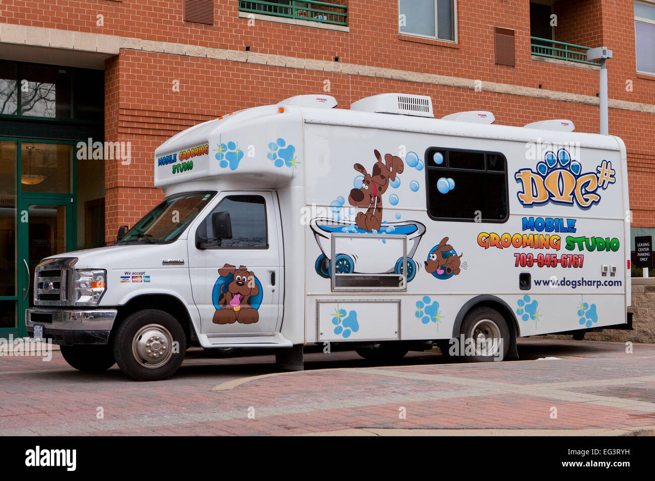 Mobile dog grooming camión de servicio Virginia EE.UU Foto & Imagen