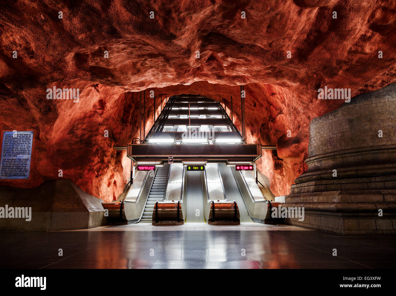 Radhuset (la estación de metro de Rådhuset) del metro de la línea azul