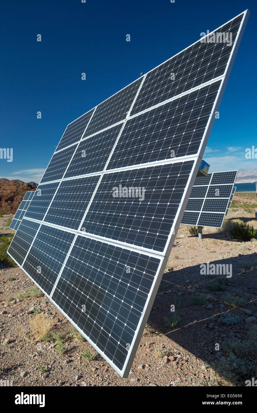 Matriz de generación de energía solar panel Centro de Visitantes de la Zona Nacional de Recreación Lago Mead Nevada EE.UU Foto de stock