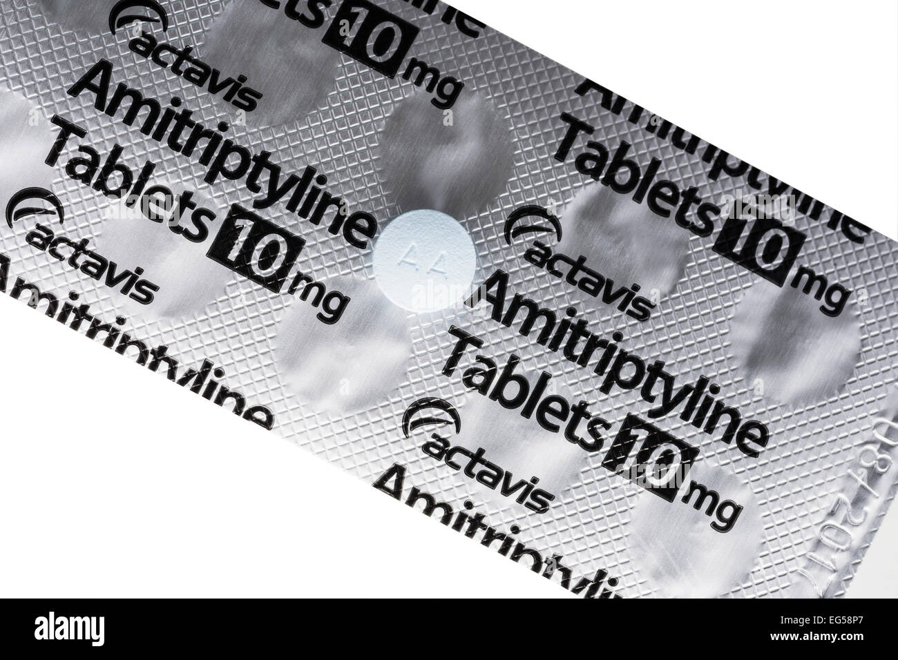 Un envase de actavis amitriptilina 10mg comprimidos sobre un fondo blanco. Foto de stock