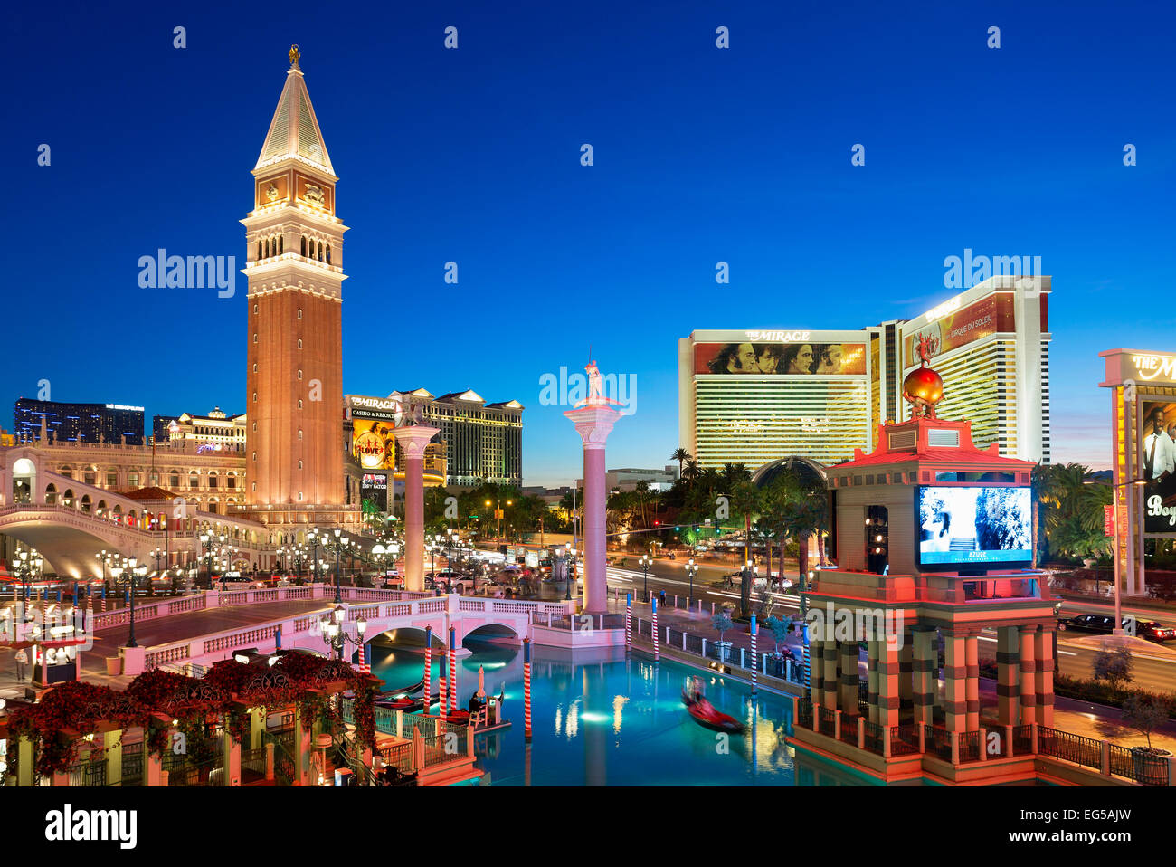 La tira y la Venetian Hotel de Las Vegas, EE.UU. Foto de stock