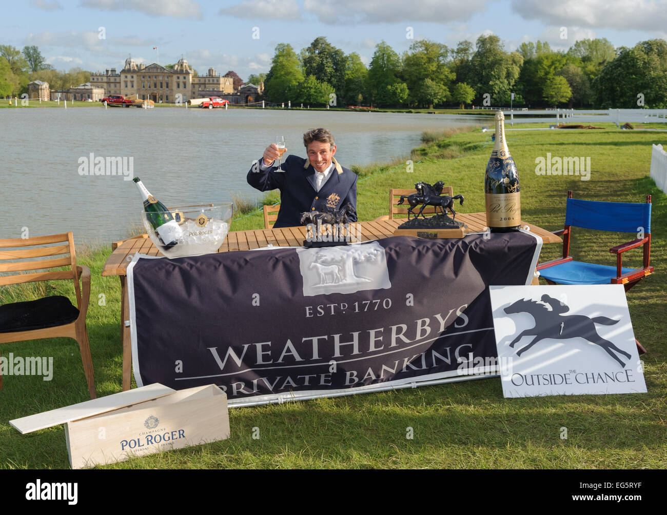 El 11 de mayo de 2014. Ganador Sam Griffiths y su equipo celebran los Outside Chance tras su victoria - Mitsubishi Motors Badminton Horse Trials 2014. Foto de stock