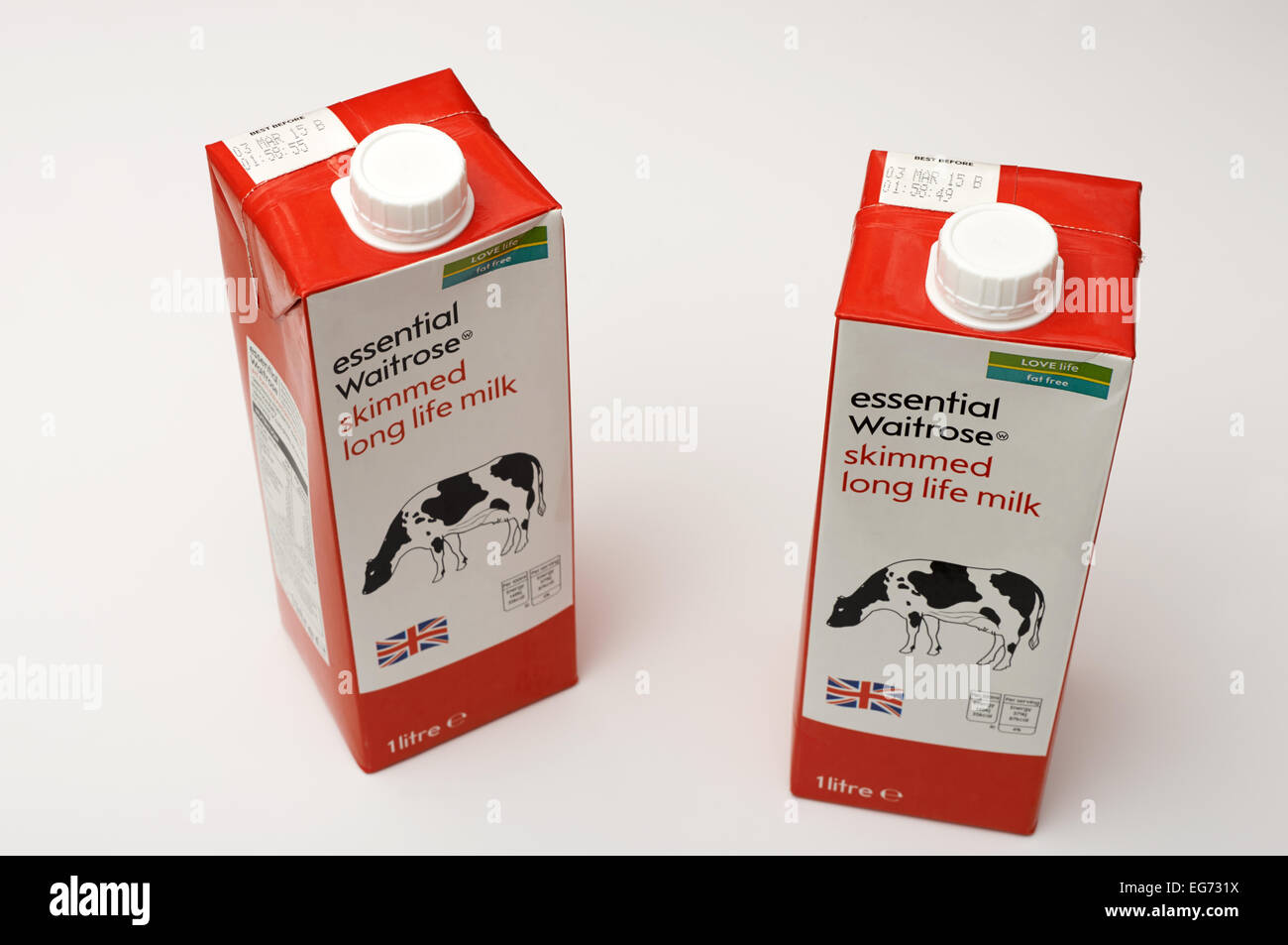 Essential Waitrose desnatada leche de larga duración Foto de stock