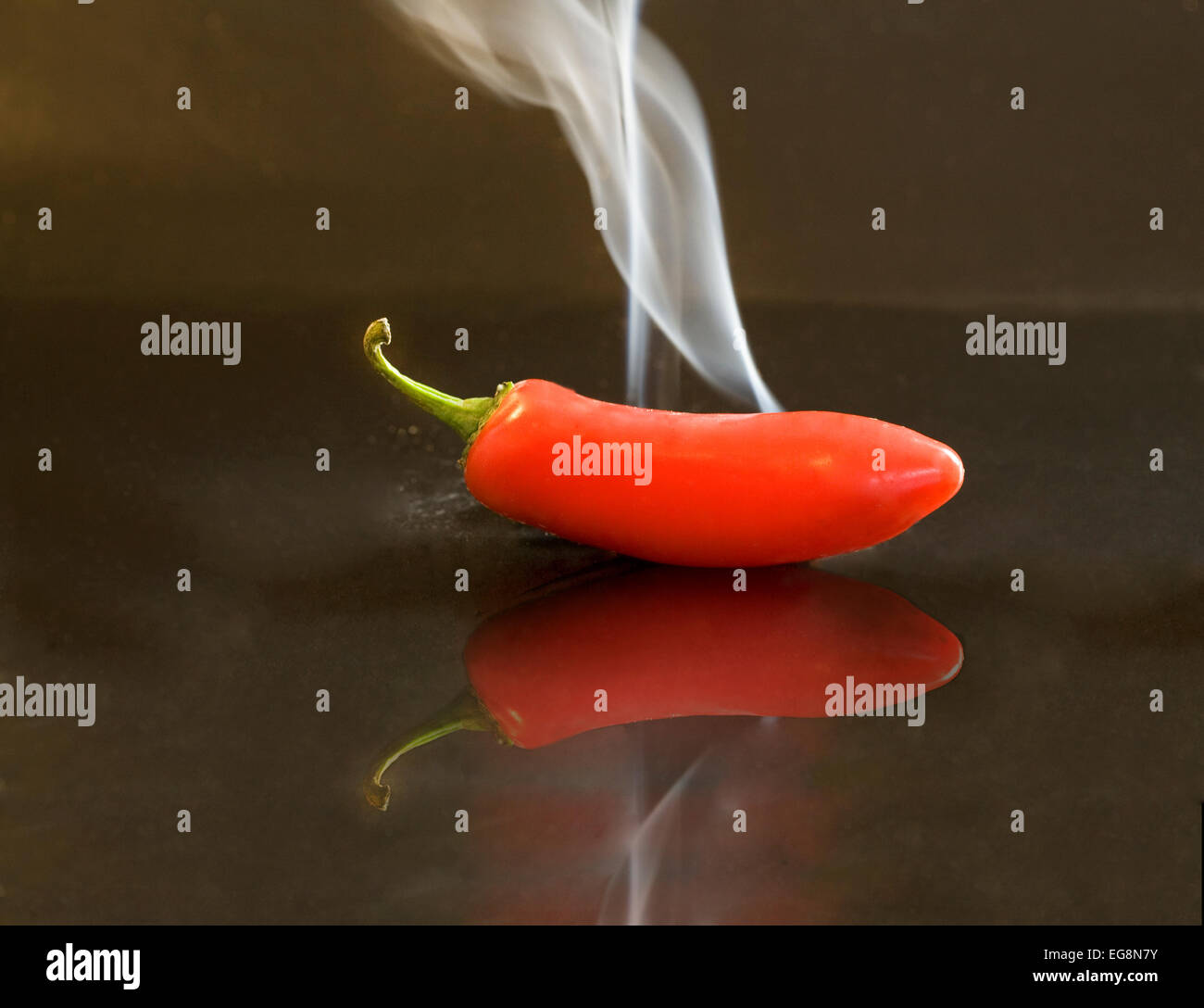 Un rojo caliente, picante, pimiento chile rojo Foto de stock
