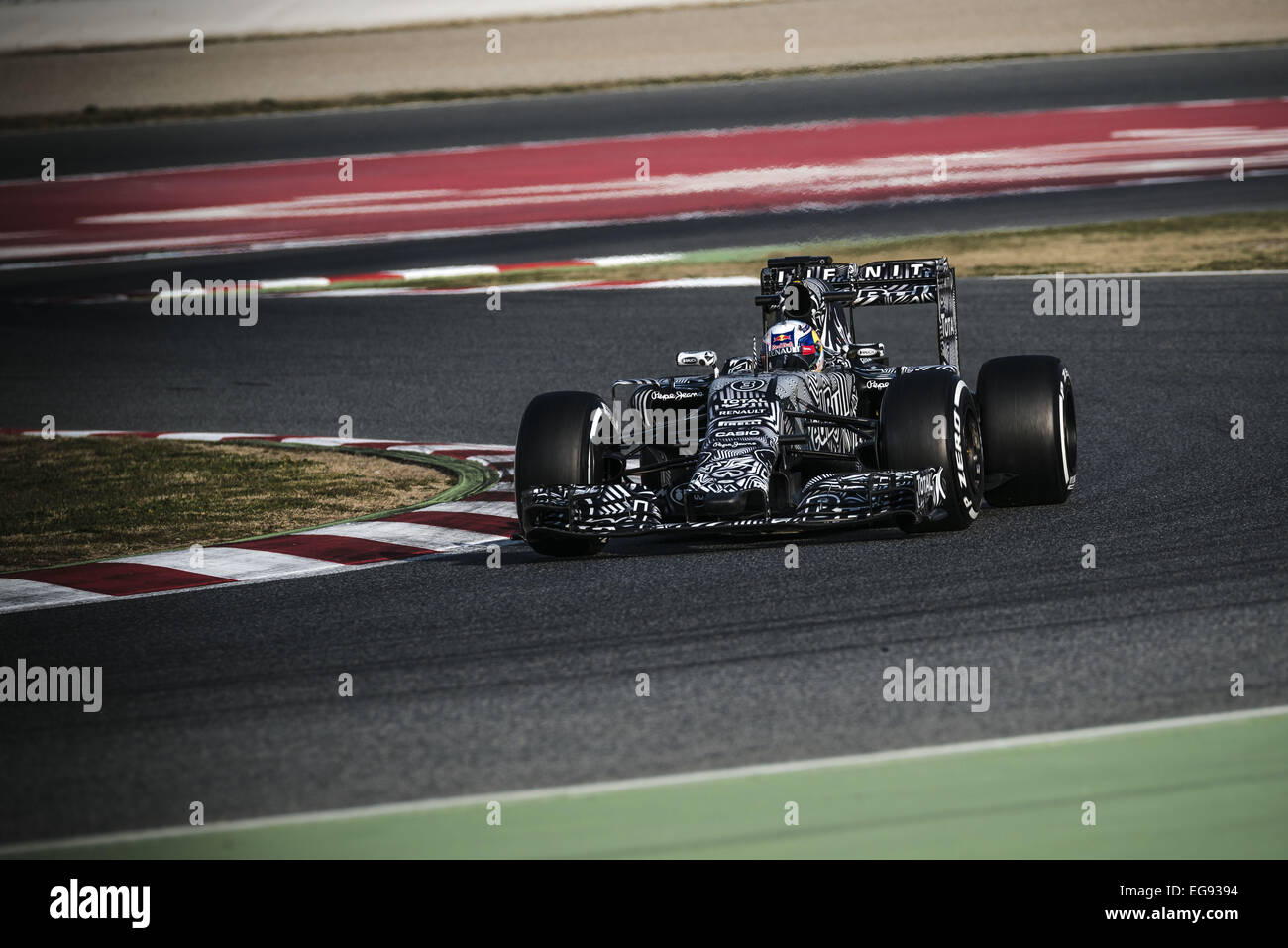 Montmelo, Cataluña, España. 19 Feb, 2015. DANIEL RICCIARDO (AUS) impulsa  una Red Bull durante el día 01 de Fórmula Uno las pruebas de pretemporada  en el Circuit de Catalunya de Barcelona. Crédito:
