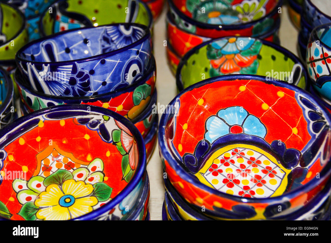 Mexican pottery bowls fotografías e imágenes de alta resolución - Alamy