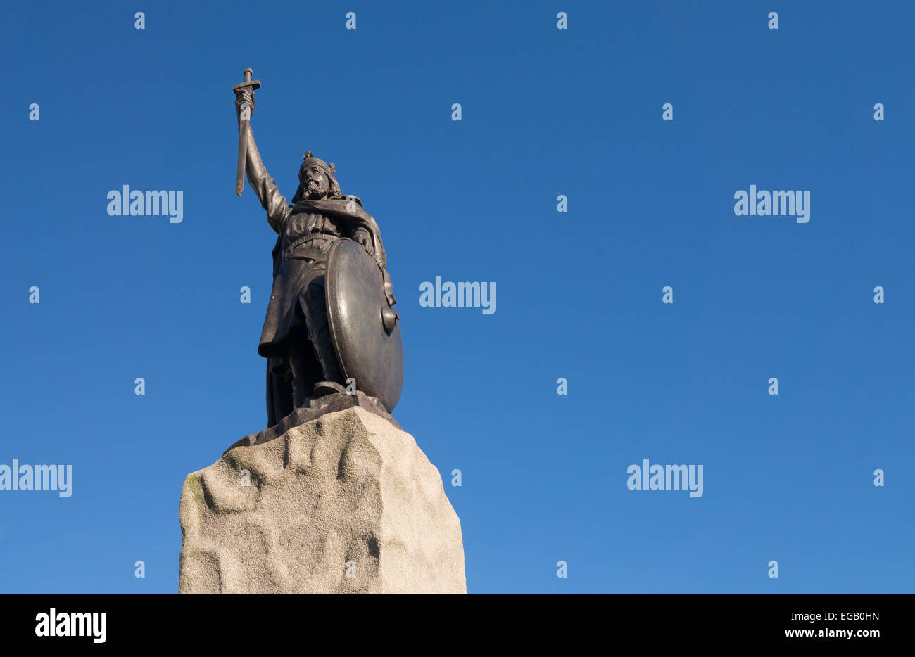 Una estatua del rey Alfredo el Grande, un rey de la antigua región de