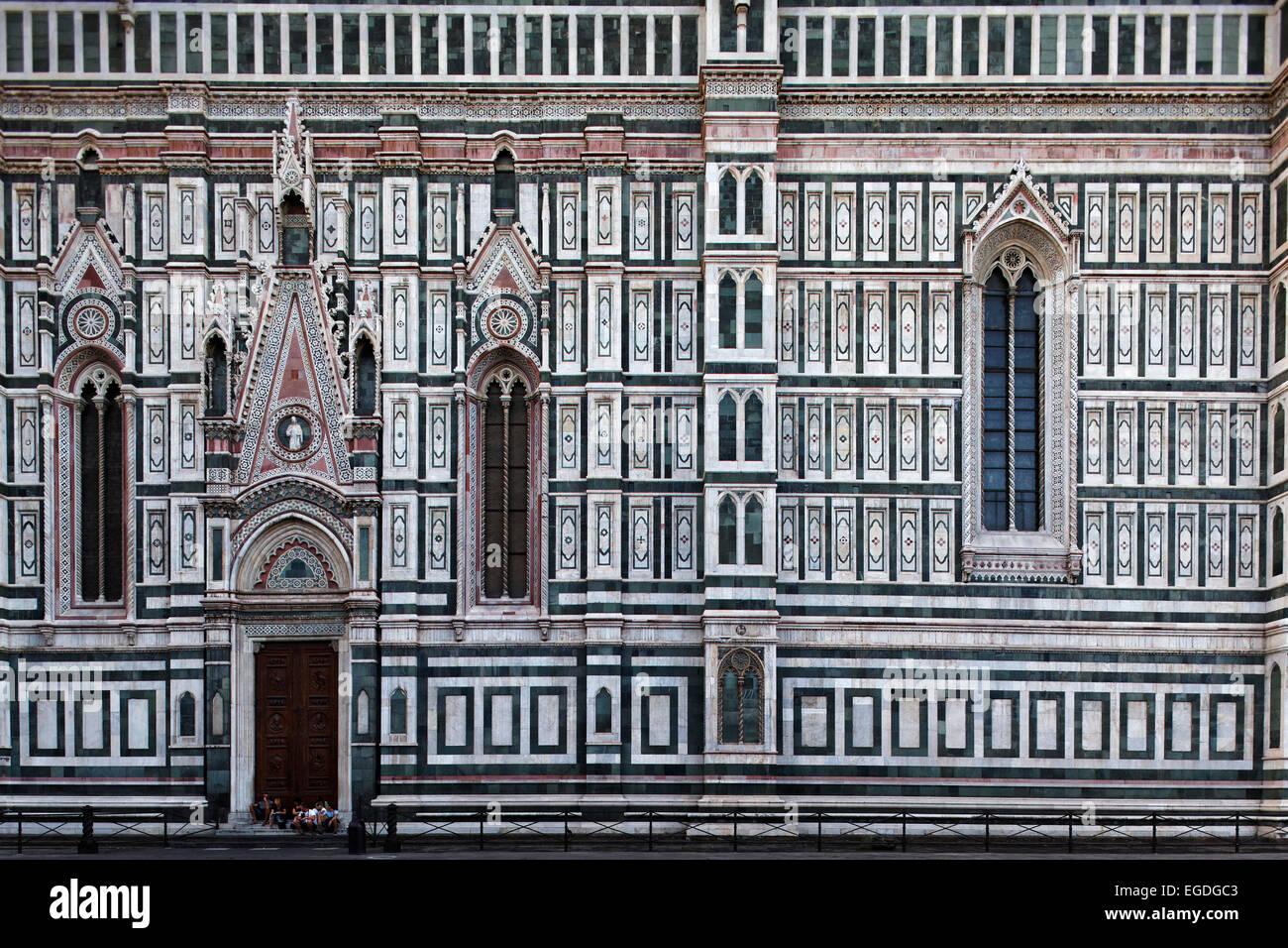 Fachada Lateral de la catedral, Kathedrale Santa Maria del Fiore, Florencia, Toscana, Italia Foto de stock