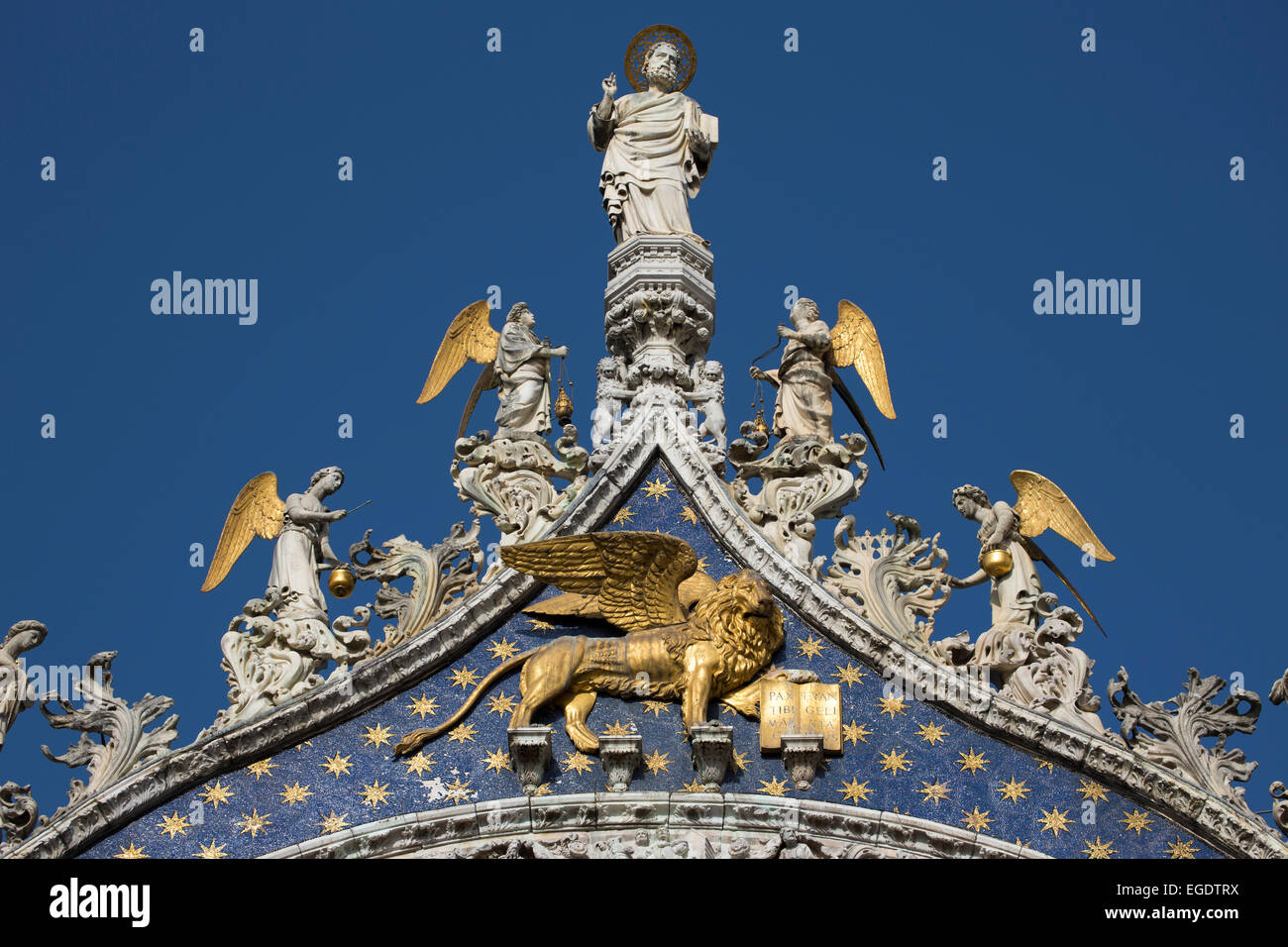 Fachada de la basílica de San Marco, en la Piazza di San Marco, Venecia, Véneto, Italia, Europa Foto de stock