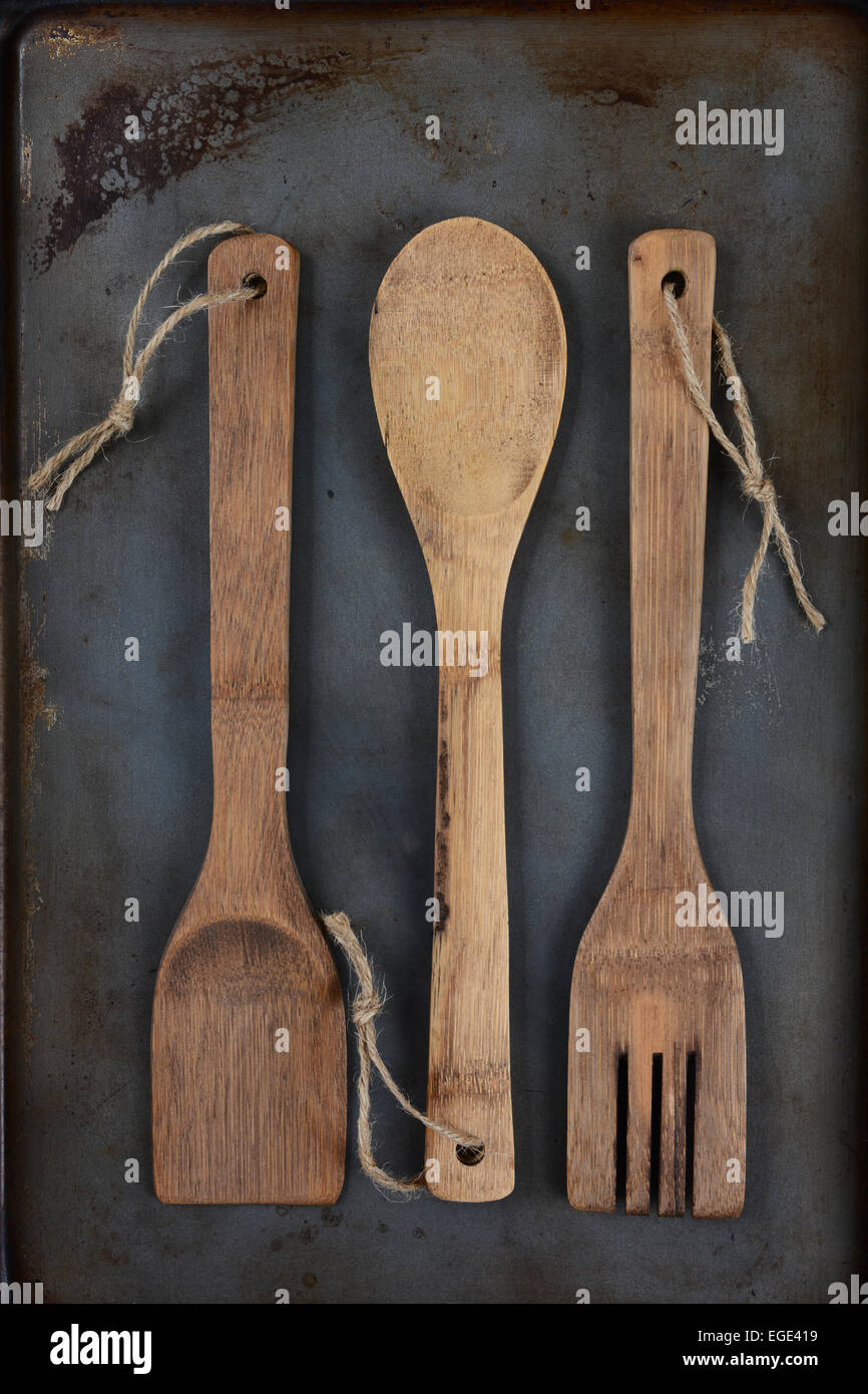 Utensilios de cocina de madera fotografías e imágenes de alta resolución -  Alamy