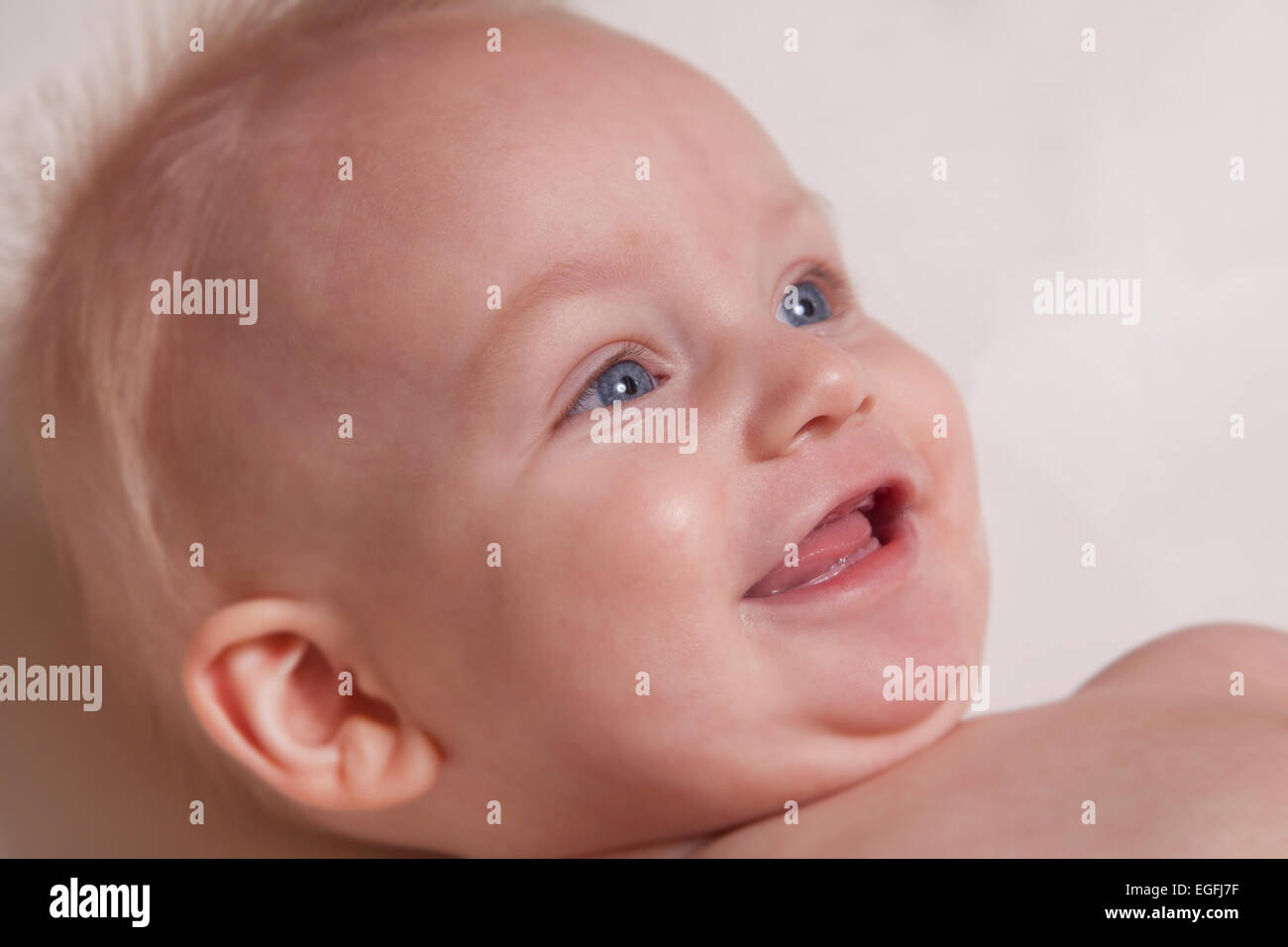 El bebé de 7 meses Foto de stock