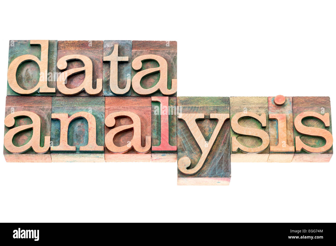 Análisis de datos - texto aislado en tipografía tipo bloques de madera Foto de stock