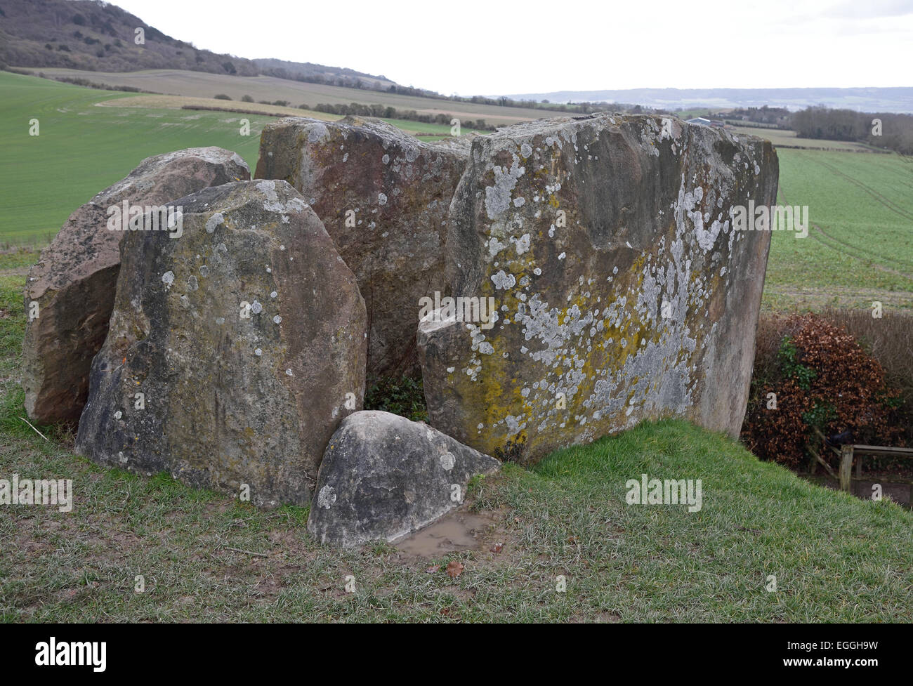 Coldrum Long Barrow, y comienzos del Neolítico situado cerca Trottiscliffe cámara mortuoria en Kent, UK Foto de stock