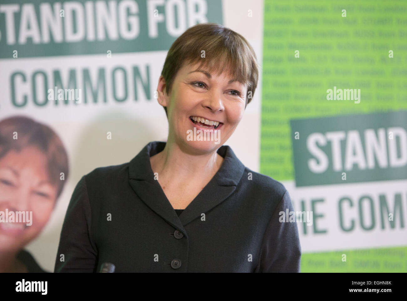 Caroline Lucas,MP para el Pabellón de Brighton,habla en el lanzamiento de la campaña electoral del partido verde Foto de stock